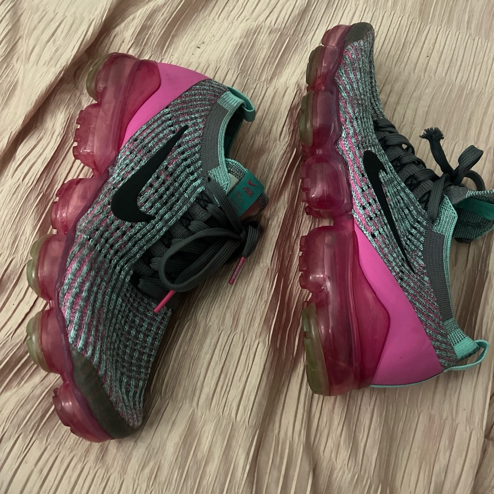 Nike Women’s Pink Teal VaporMax Flyknit Athletic Shoes